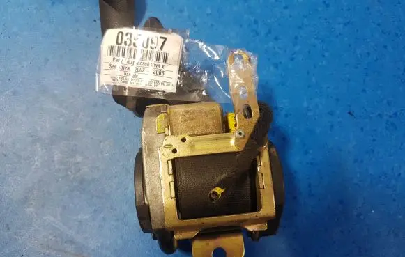 Seat Ibiza III (6L) Front seatbelt