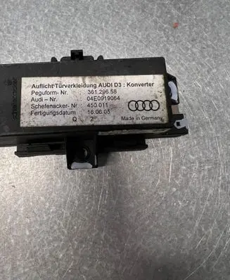 Audi A8 S8 D3 4E Brake fluid reservoir filler cap with level sensor 36129658