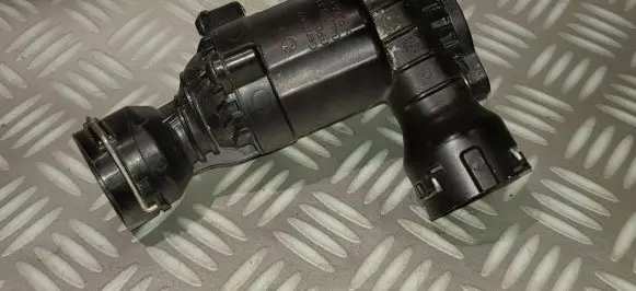 Audi A6 C7 Thermostat housing 04L121111H
