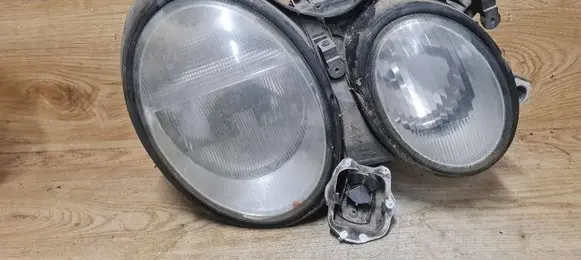 Mercedes-Benz CLK A208 C208 Headlight/headlamp 147551