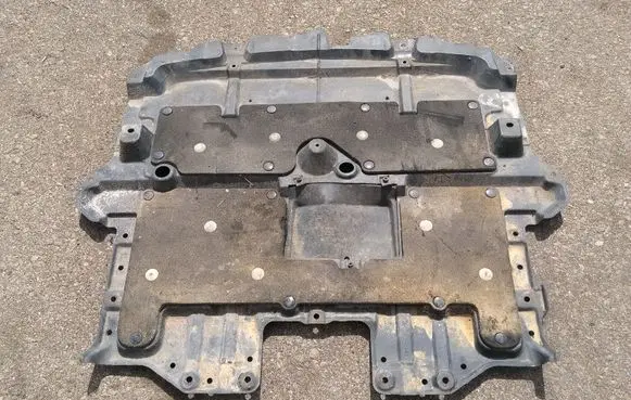 Lexus IS 220D-250-350 Engine splash shield/under tray 5144153060