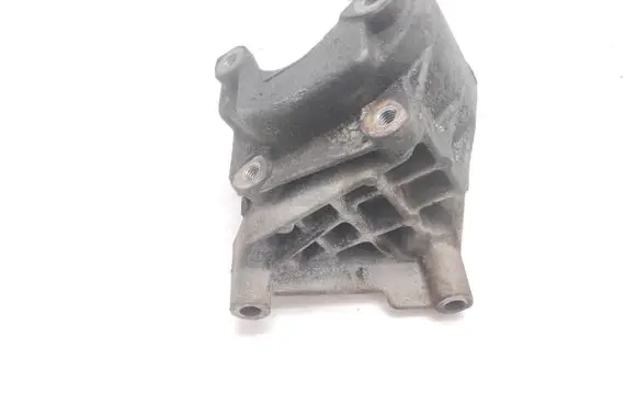 Renault 19 Power steering pump mounting bracket 7700741348