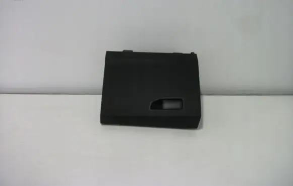 Peugeot 3008 II Glove box