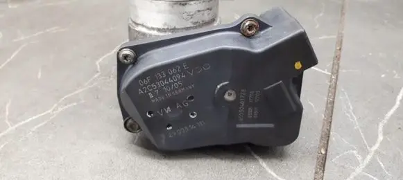 Audi A4 S4 B7 8E 8H Throttle body valve 