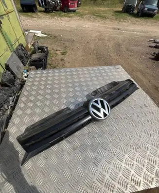 Volkswagen Golf VI Front grill 5K0853653