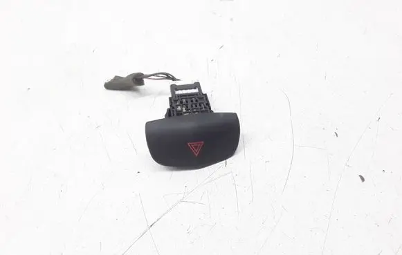 Nissan Primera Hazard light switch