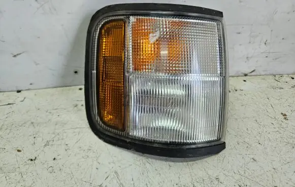 Opel Monterey Front indicator light 3334