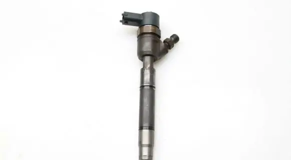 Hyundai i40 Fuel injector 338002A800