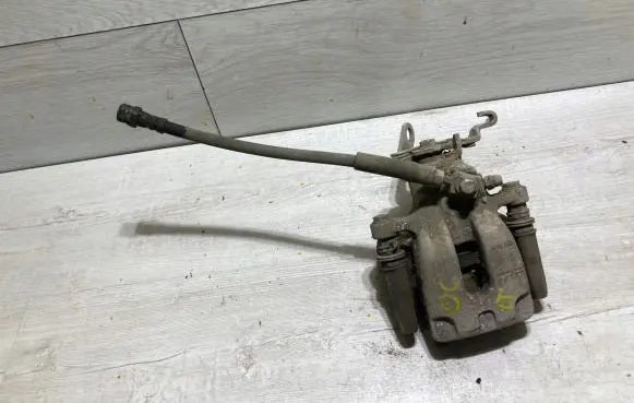 Skoda Octavia Mk3 (5E) Rear brake caliper 5q0513g