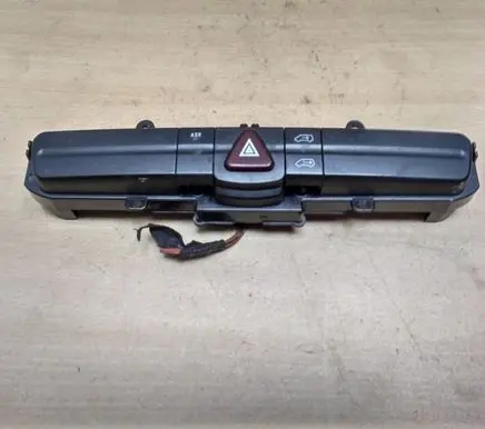 Mercedes-Benz Sprinter W906 Hazard warning light relay A9065450107