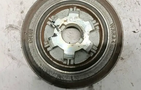 Peugeot 4007 Crankshaft pulley