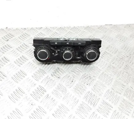 Skoda Octavia Mk2 (1Z) Climate control unit 3T0820047R 5HB00975240