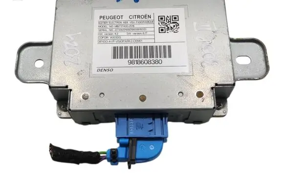 Peugeot 3008 II Camera control unit module 9818608380