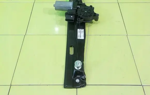 Mini One - Cooper R56 Front door window regulator with motor 13262410 RP206