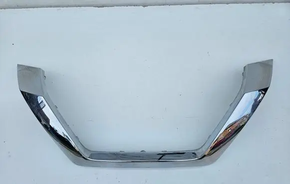 Nissan Juke II F16 Front bumper upper radiator grill 623106PA0B