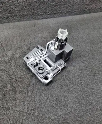 Audi A6 S6 C6 4F Tail light bulb cover holder 4F9945221A 89037090