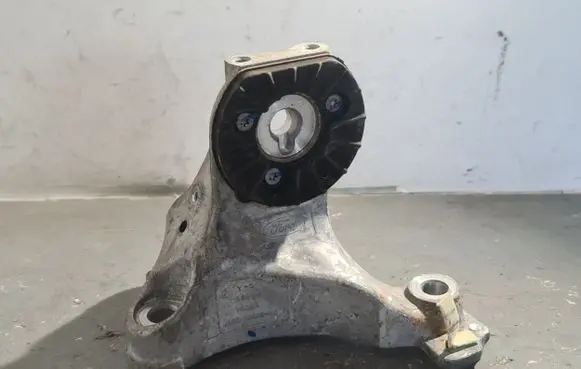 Ford Ranger IV Engine mounting bracket JB3G6B033AC