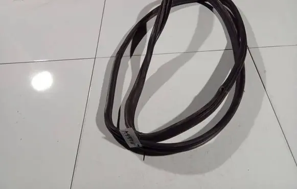 Ford Galaxy Rubber seal front coupe door 