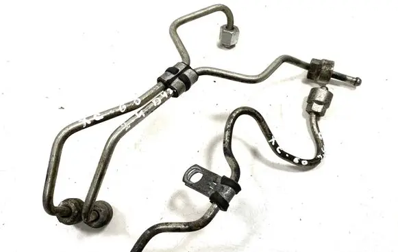 Volvo XC60 Fuel injector supply line/pipe 