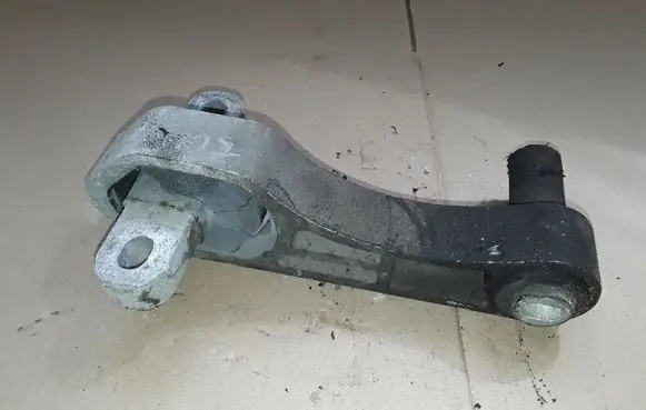 Citroen Nemo Engine mount bracket 51805435