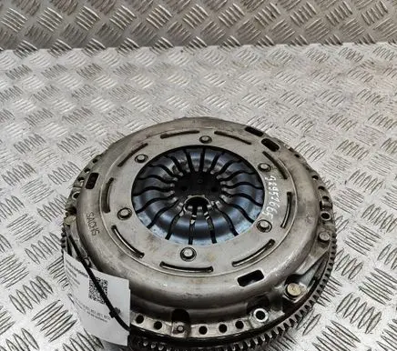 Volkswagen Golf VII Clutch set kit 06K141025A 201878005481