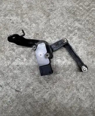 BMW X6M F86 Headlight/headlamp level sensor 6867646