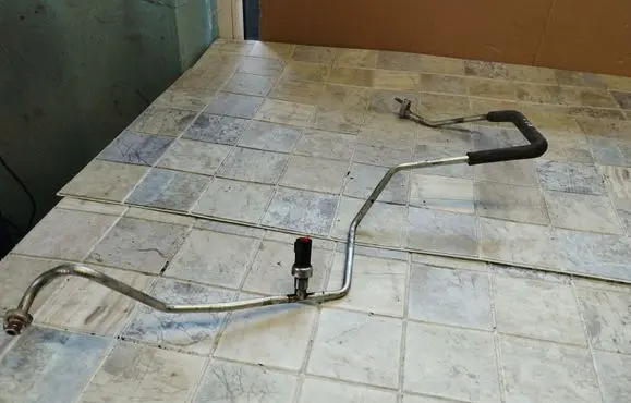 Air conditioning (A/C) pipe/hose