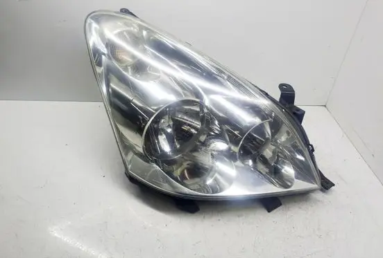 Toyota Corolla Verso AR10 Headlight/headlamp 3124