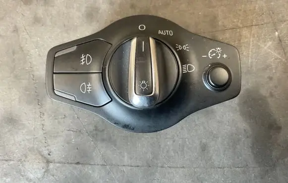Audi A5 8T 8F Day light relay 8K0941531AA