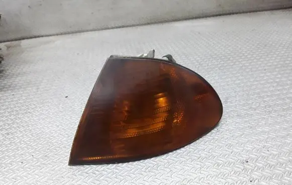 BMW 3 E46 Front indicator light 1315106140
