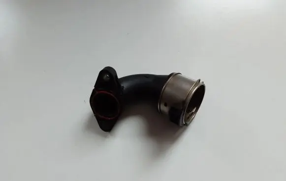 Coolant pipe/hose