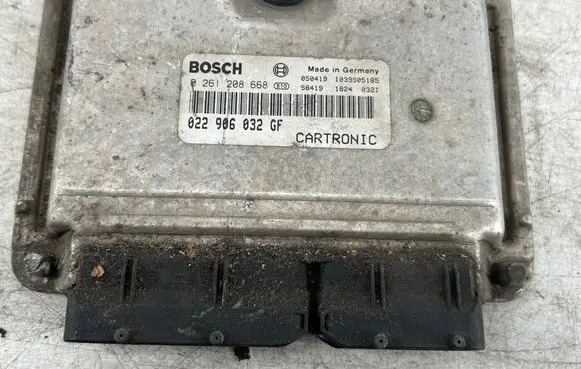 Porsche Cayenne (9PA) Engine control unit/module 0261208668 022906032GF 1039S05185