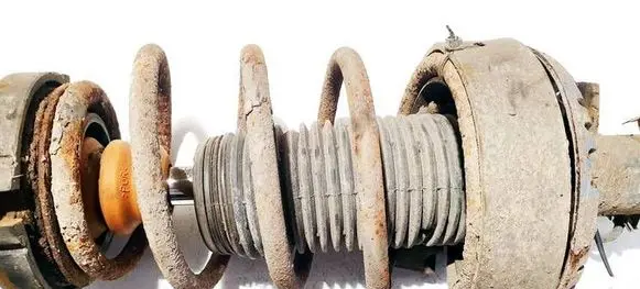Volkswagen Polo IV 9N3 Front coil spring 