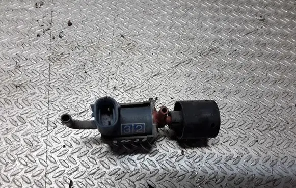 Toyota RAV 4 (XA10) Vacuum valve 