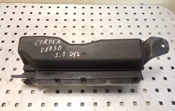 Toyota Corolla Verso E121 Fuse module