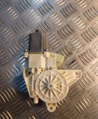 Mercedes-Benz C W204 Front door window regulator motor A2048200242