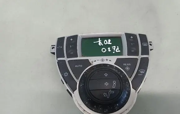 Peugeot 807 Climate control unit 14874990YR