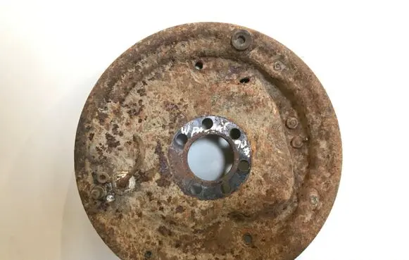 Volkswagen PASSAT B3 Rear brake disc plate dust cover 