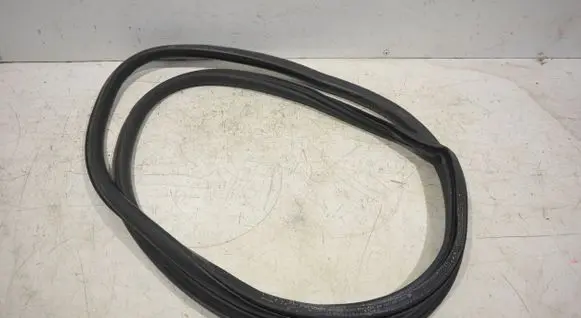 Skoda Superb B6 (3T) Front door rubber seal 3T0867365