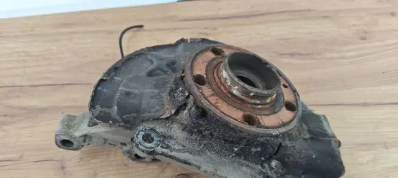 Volvo XC70 Front wheel hub
