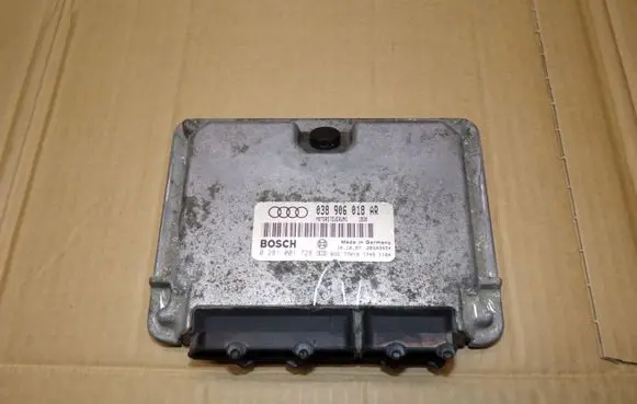 Audi A3 S3 8L Engine control unit/module 0281001728 038906018AR