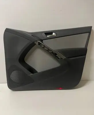 Volkswagen Tiguan Front door card panel trim