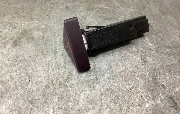 Volvo V70 Hazard light switch 30739320 06W115
