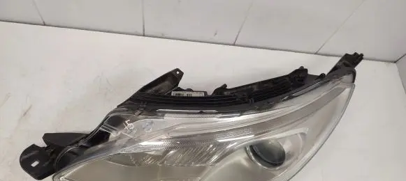 Peugeot 2008 I Headlight/headlamp 9677810180 90015175