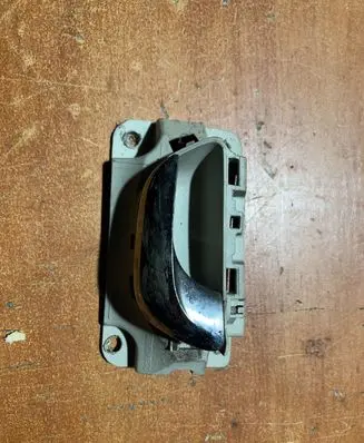 Volvo S80 Front door interior handle 09170046