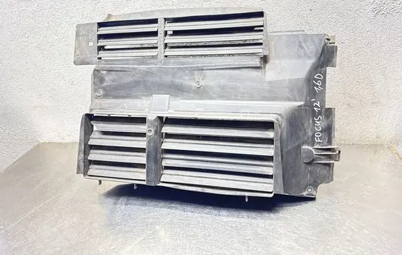 Ford Focus Intercooler air guide/duct channel BM518475CE