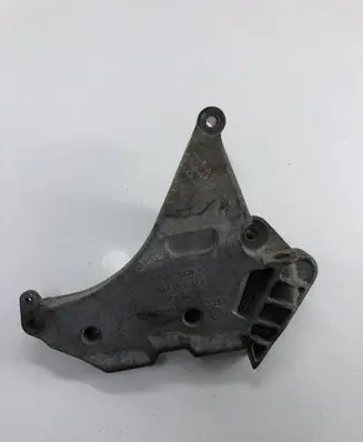 Volkswagen PASSAT B6 Engine mounting bracket 03L199207