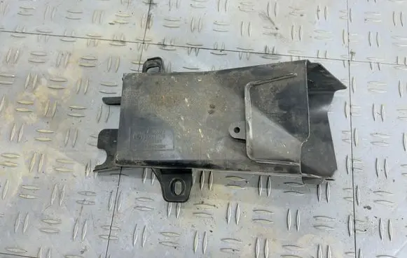 BMW 5 F10 F11 Brake cooling air channel/duct 7200798 22793115