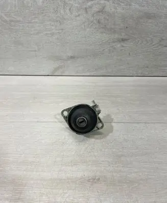 BMW 5 E60 E61 Tailgate exterior lock 8241088