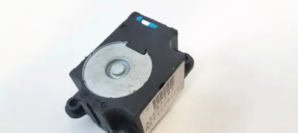 Renault Koleos I Air flap motor/actuator 5037521170 503752-1170
